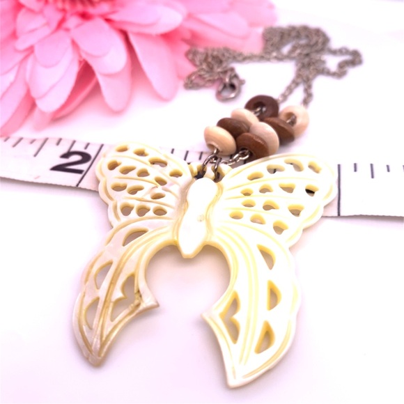 Shell Butterfly Pendant Necklace 22” - Picture 4 of 8